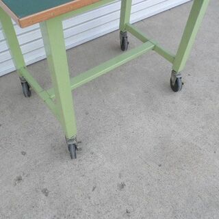 サカエ 作業台 天板マット付き（固定）キャスター付き美品の画像