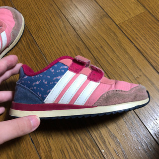 キッズ　スニーカー　adidasの画像