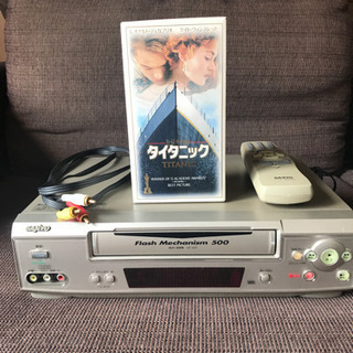 ビデオテープレコーダーとタイタ二ックビデオ
