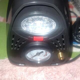 未使用 4in1 カークリーナ 掃除機 LEDライト アウトドア 電動 空気入れ プール 浮き輪にも の画像
