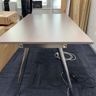 差し上げます　オフィス用テーブル　の画像