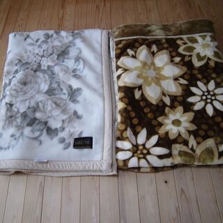 ★中古★　アクリル毛布　２枚セットの画像