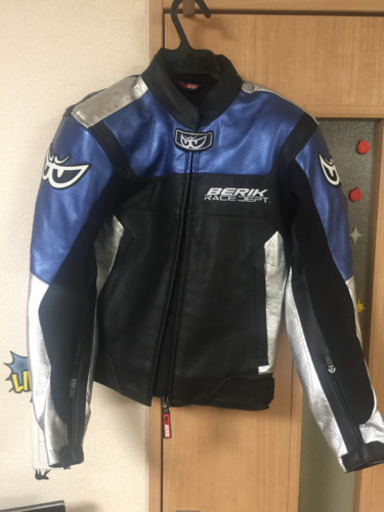 新品ベリック皮ジャケット44サイズ。