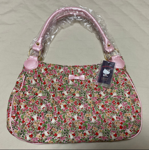 新品‼️ハローキティーハンドバッグ　LIBERTY ART FABRICS