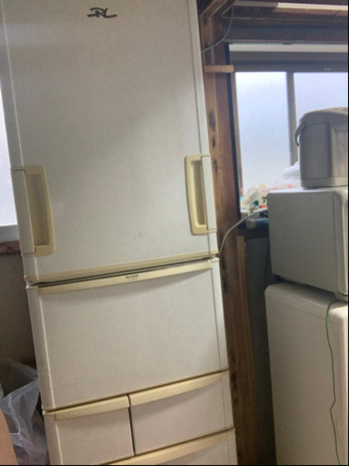 ファミリー向けの冷蔵庫お譲り致します。