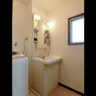 2000円/日期間限定！九条マンション、駅から徒歩5分、無料ネット付き − 大阪府