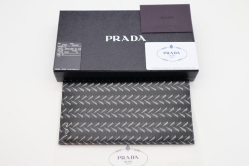 《PRADA/二つ折り札入れ》Sランク 未使用品 黒 極美品 箱 布 ギャラ