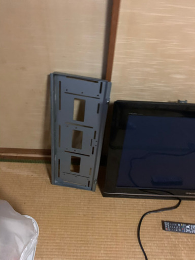 日立　テレビ　壁かけ