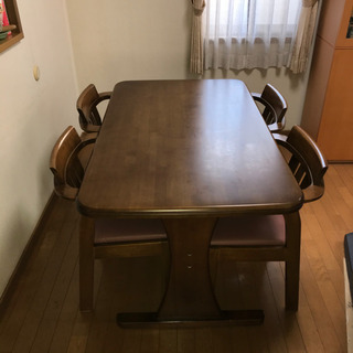 【取引完了】ダイニングセット4人掛けあげます！の画像