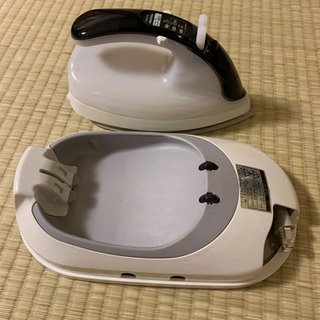 【取引中】東芝　TOSHIBA  スチームアイロンの画像