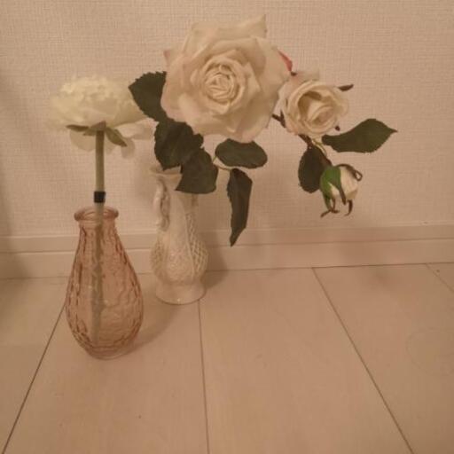 おまけ割で100円☆花瓶2つ 造花つき