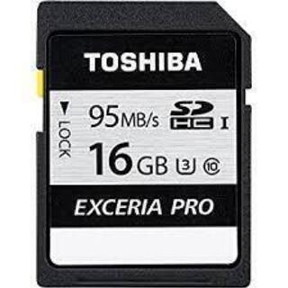 新品同様 SDHCカード SANDISKとTOSHIBA 2枚セットの画像