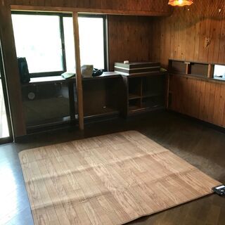 冬は必ず来ます。木目調ホットカーペット