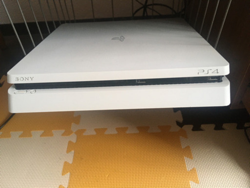 <値下げしました>プレステ4白+コントローラー2個+ソフト6本