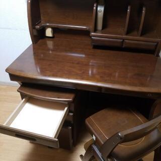 中古学習机セット学習机。キャビネット。椅子の画像