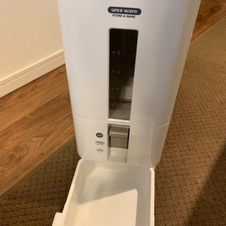 米びつ［一合分ずつ図られるレバー付き］の画像