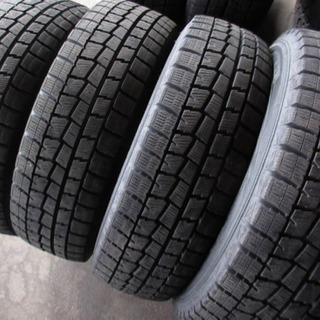 【中古】スタッドレスタイヤ　ダンロップ　WINTERMAX WM01  195/70R15  4本
