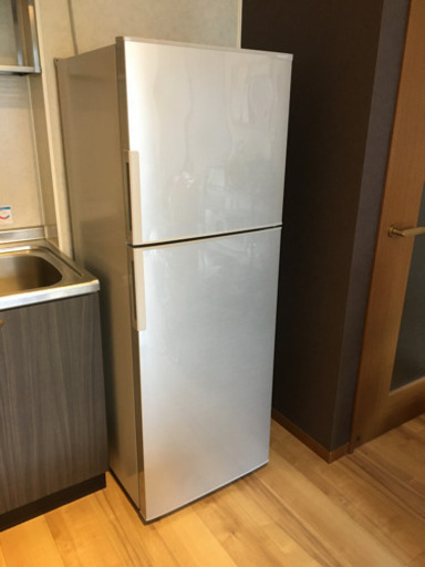 シャープ　冷蔵庫　225 L