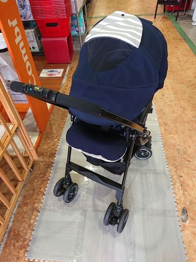 Combi　メチャカルハンディ オート4キャス