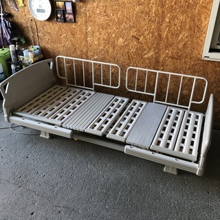 B０１１４　パラマウントベッド　電動ベッド　動作問題なし