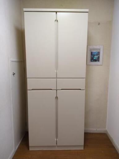 起立木工　ダイニング　食器棚　アイボリー
