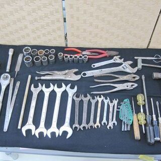 工具セット スパナ レンチ メガネレンチ ドライバーなど多数 ケース付き 車 工具 工具セット スパナ レンチ メガネレンチ ドライバーなど多数 ケース