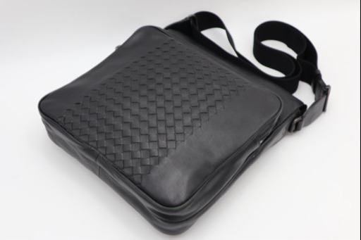 《BOTTEGA VENETA/イントレチャート ショルダーバッグ》ブラック 美