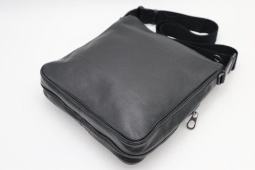 《BOTTEGA VENETA/イントレチャート ショルダーバッグ》ブラック 美