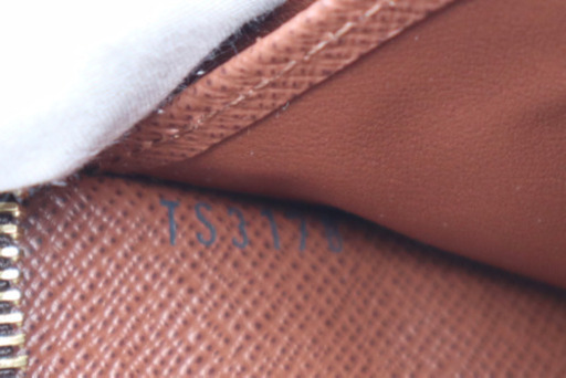 《LOUIS VUITTON/モノグラム ジッピーパース》Aランク 極美品