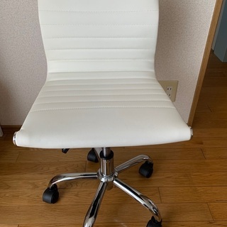 美品　イームズ アルミナム チェア（リプロダクト）