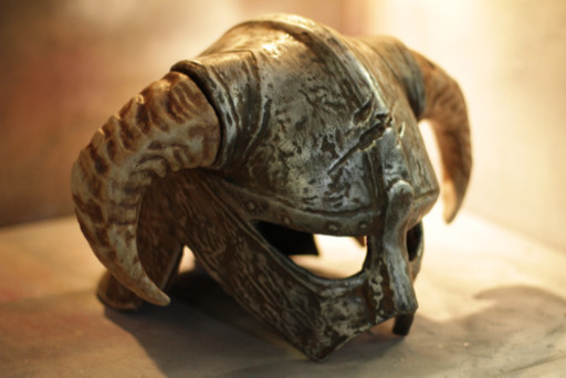 skyrim  スカイリム ドラゴンボーンヘルム【コスプレ、コレクション用品】