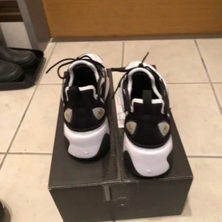 美品！　NIKE ZOOM 2k スニーカーの画像