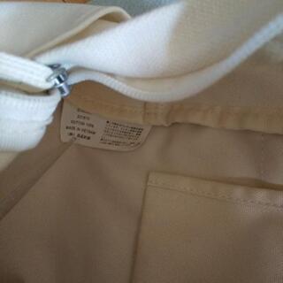 無印良品　白いリュックの画像