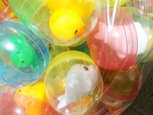ガチャキューブ ブルー ガチャガチャ 本体 + メダル５０枚 + おもちゃ入りカプセル１００個　合計２万５千円相当