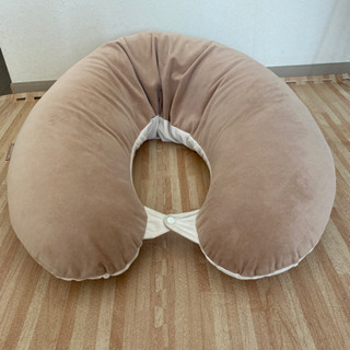 授乳クッション　　抱き枕　　お座りクッションの画像