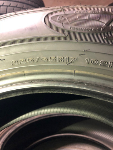 225/65R17高年式バリ山4本セット❣️エクストレイル　RAV4 ハリアー　CX-5等に