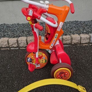アンパンマン三輪車の画像