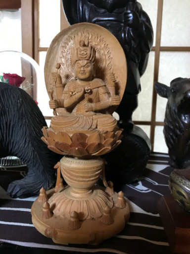 木彫り仏像　精密彫刻　愛染明王座像