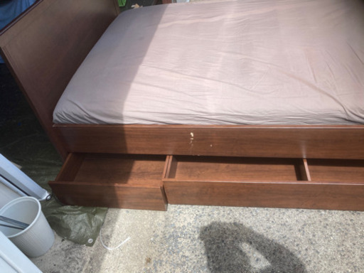 クインサイズベッド