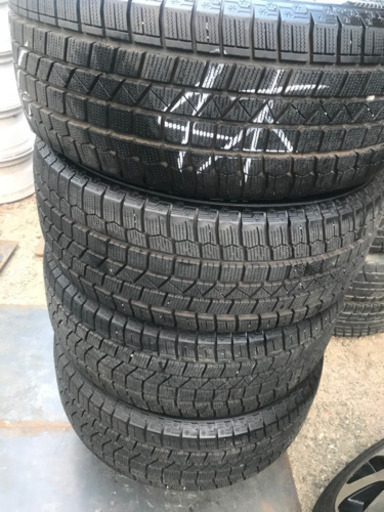 タイヤ4本セット　スタッドレス