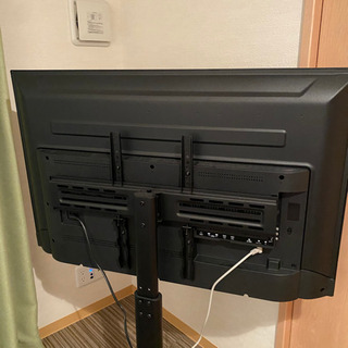 ★残り4台★値下げ★ 19年製 maxzen 4K対応 43型液晶テレビ JU43SK03 テレビスタンド付きの画像