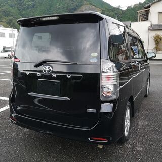 ご成約になりましたので受付終了です！ トヨタ　ヴォクシー　ZSの画像