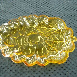 SOGAガラス カップ＆ソーサー ペアセット アンバーカラー 琥珀色 ブドウ柄 札幌 西岡店の画像