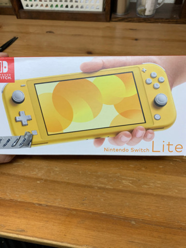 switch Lite イエロー　傷なし
