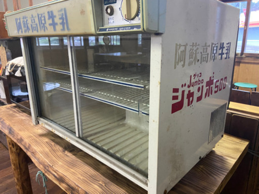 レトロな冷蔵庫　使えます