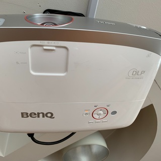 BenQ 短焦点フルHDプロジェクター　HT2150ST 売りますの画像