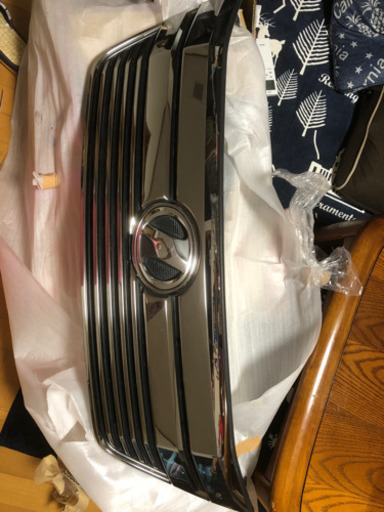 急募。20系　ヴェルファイア　後期　フロントグリル　今だけお値引き相談可能