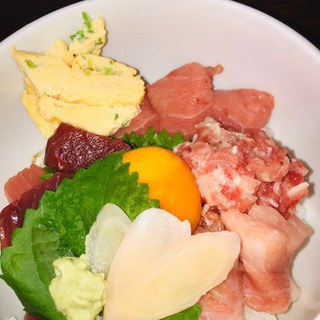 新規オープンの丼専門店のランチをお手伝いください！！の画像