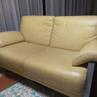 二人掛けソファー　あげます　(取り引き中)