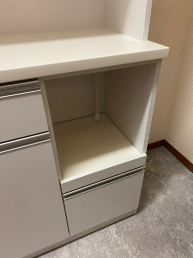 白の食器棚30,000円